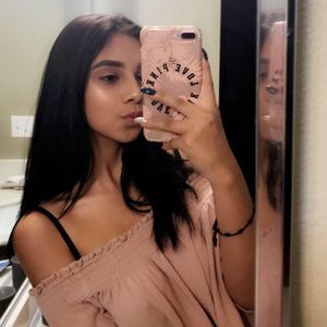 Meet your Posher, Esmeralda